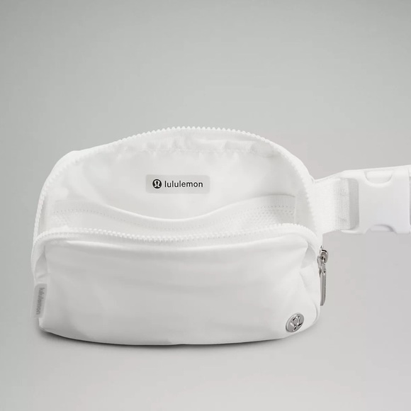 Lululemon wear everywhere belt bag in white - Picture 6 of 6